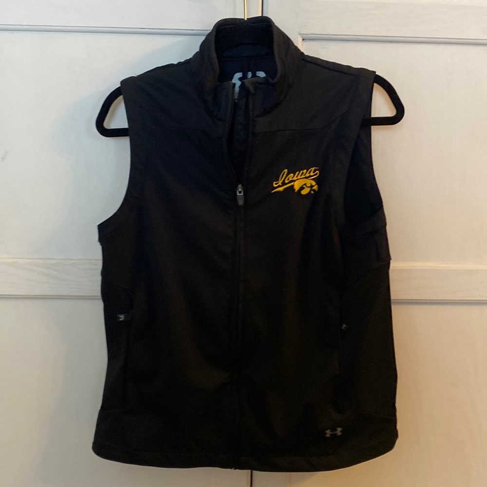 University of Iowa black vest. Size S.